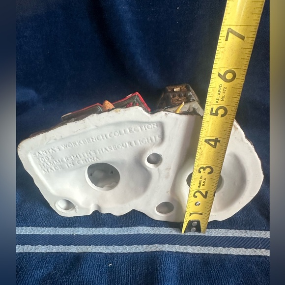 Santa's Workbench Victorian Hammersmith's Harbour Lighthouse Coastal Christmas - Picture 8 of 14